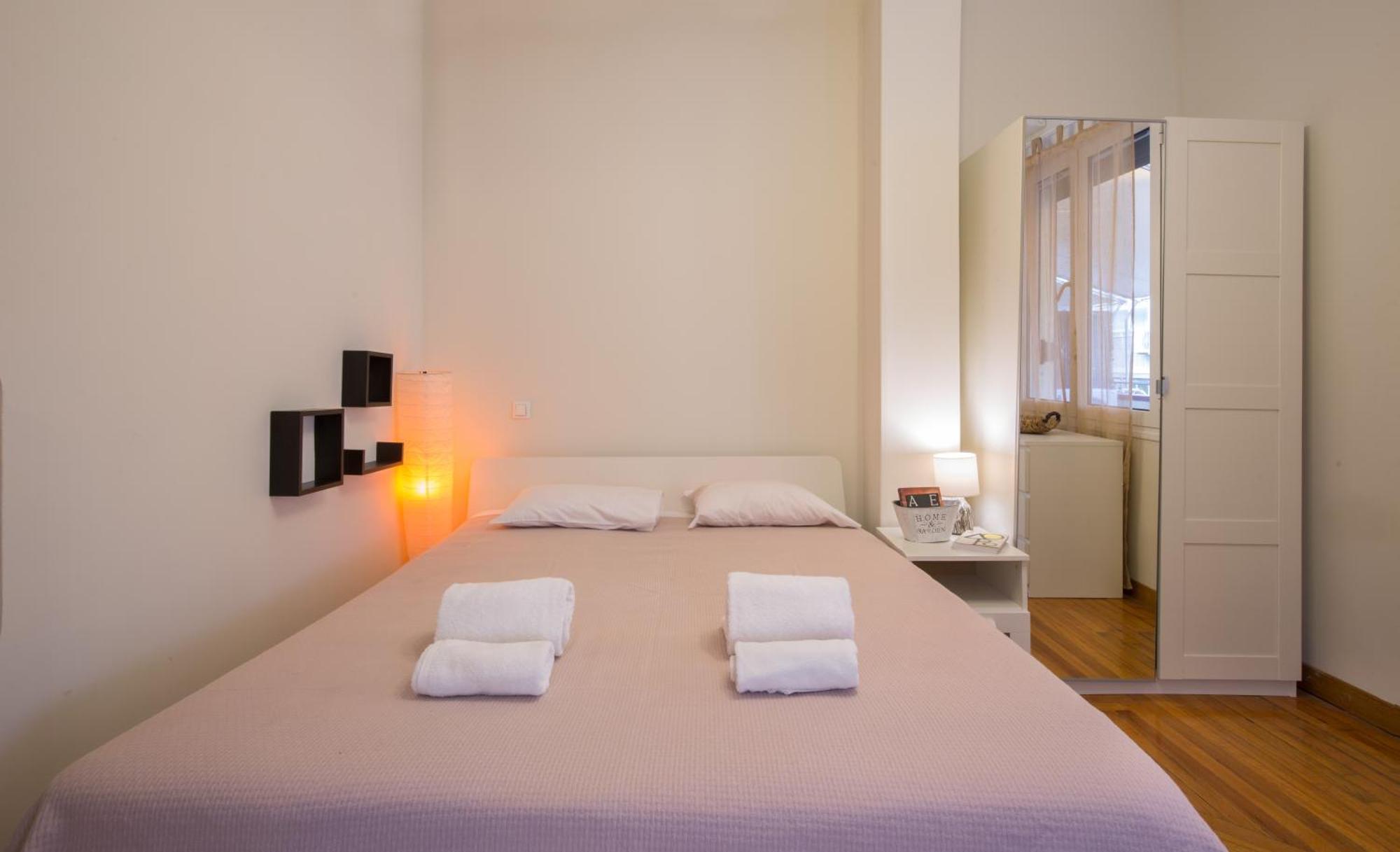 Downtown Quiet Apartment On A Pedestrian Street Atena Exterior foto